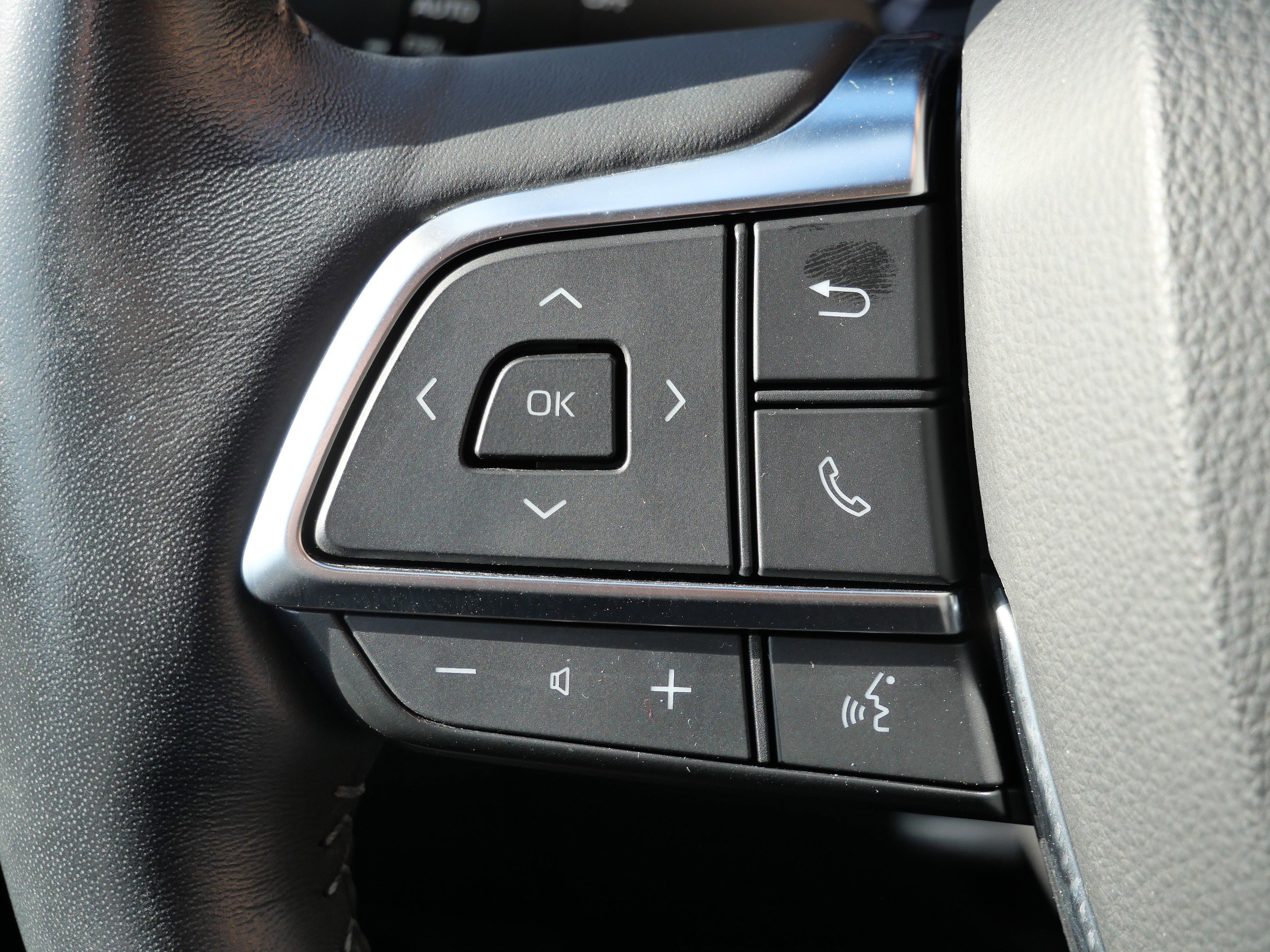 Used 2020 Toyota Highlander Platinum image 24