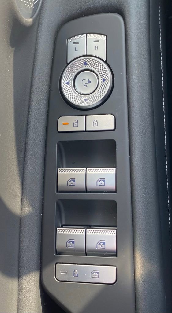 Certified 2026 Genesis GV80 2.5T Advanced image 17