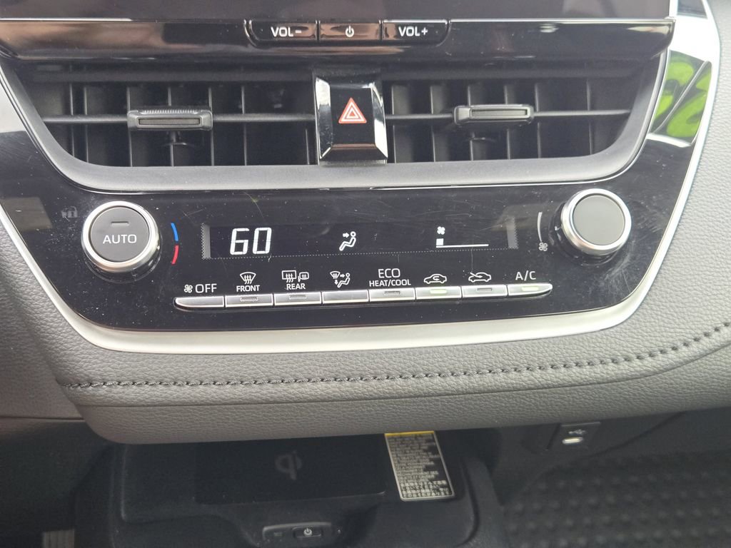 Used 2025 Toyota Corolla SE w/ SE Premium Package image 21