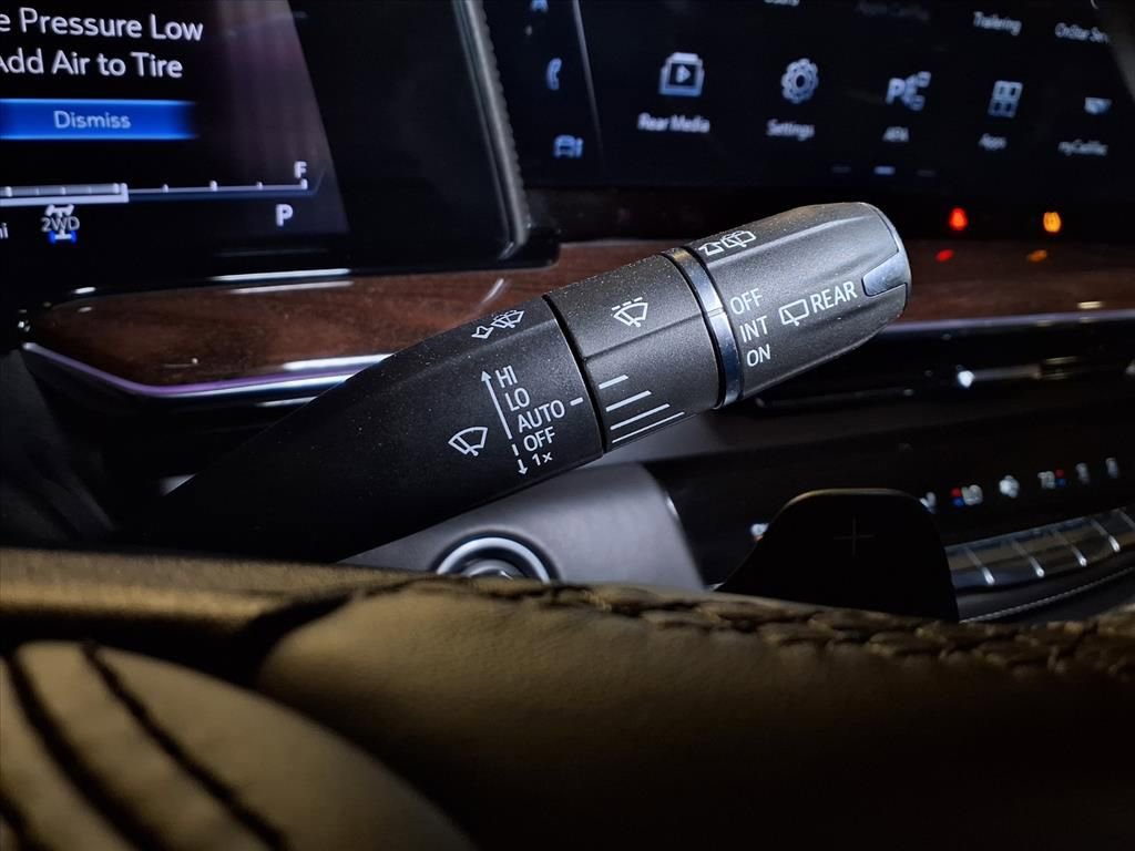 Used 2023 Cadillac Escalade Sport Platinum w/ LPO, ONYX Package image 10