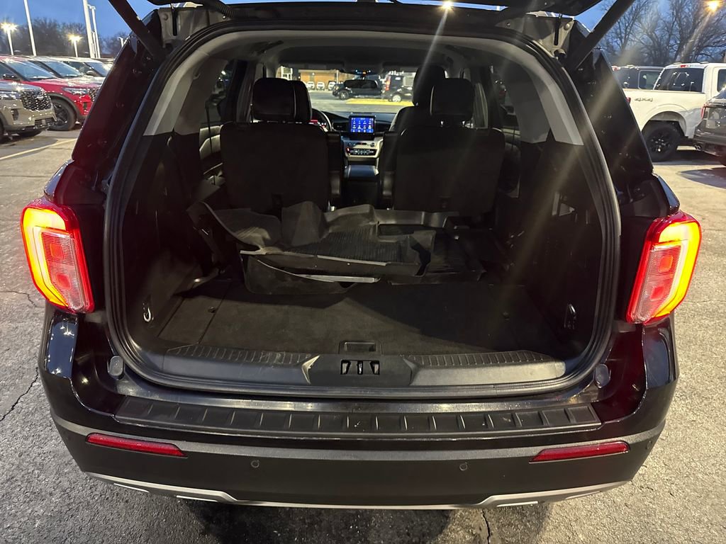 Used 2023 Ford Explorer XLT w/ Equipment Group 202A image 10