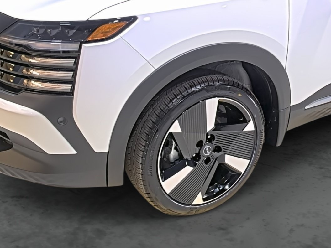 New 2026 Nissan Kicks SR w/ Illumination Package AWD/4WD image 9