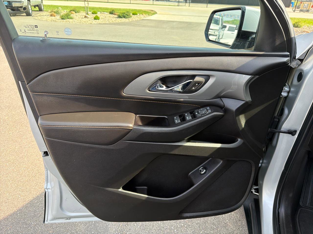 Used 2020 Chevrolet Traverse LT AWD/4WD image 8
