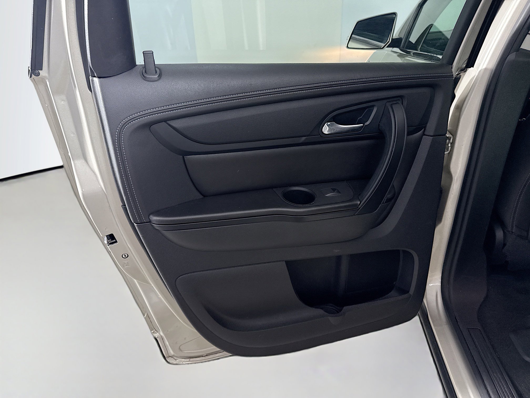 Used 2017 Chevrolet Traverse LT FWD image 25