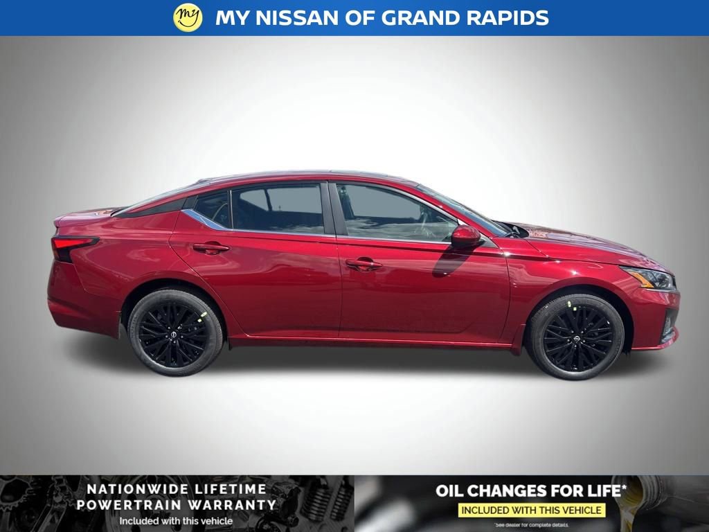New 2026 Nissan Altima 2.5 SV w/ SV Special Edition Package AWD/4WD image 7