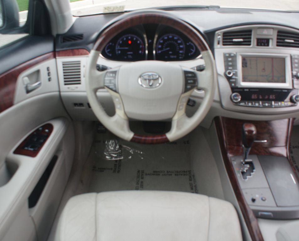 Used 2012 Toyota Avalon Limited FWD image 5