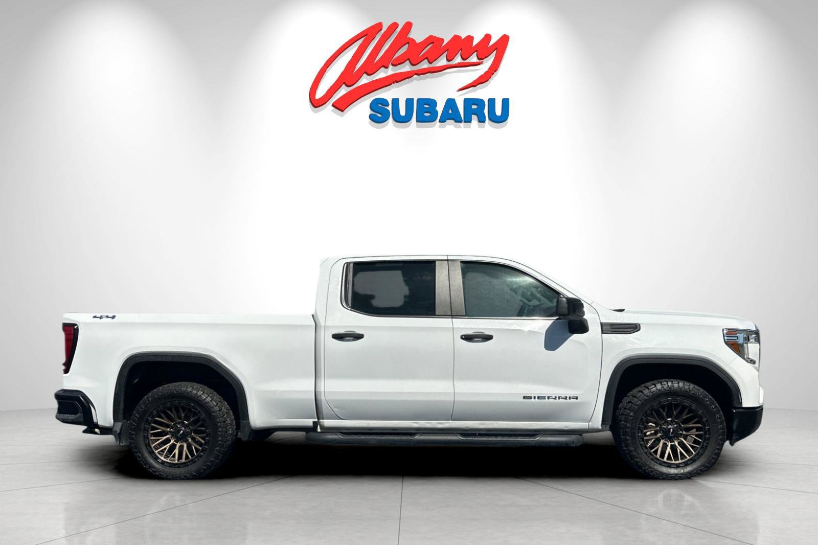 Used 2019 GMC Sierra 1500 4x4 Crew Cab w/ Trailering Package image 3