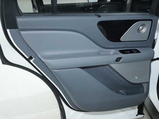 Used 2020 Lincoln Aviator Reserve w/ Equipment Group 202A image 13