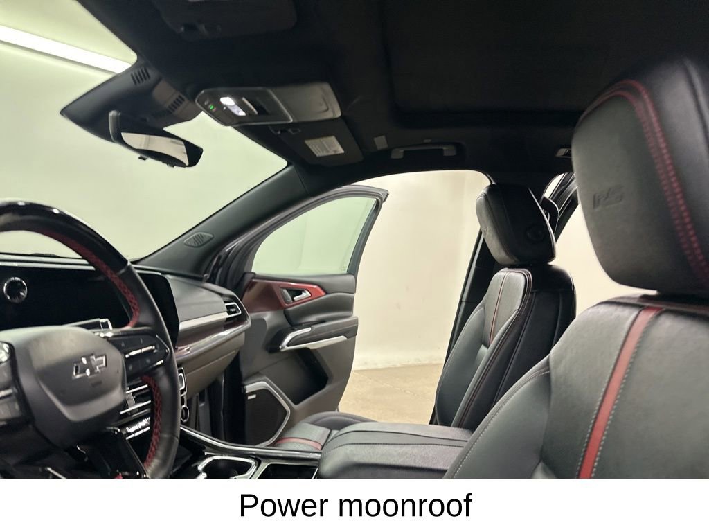 Used 2024 Chevrolet Traverse RS image 34