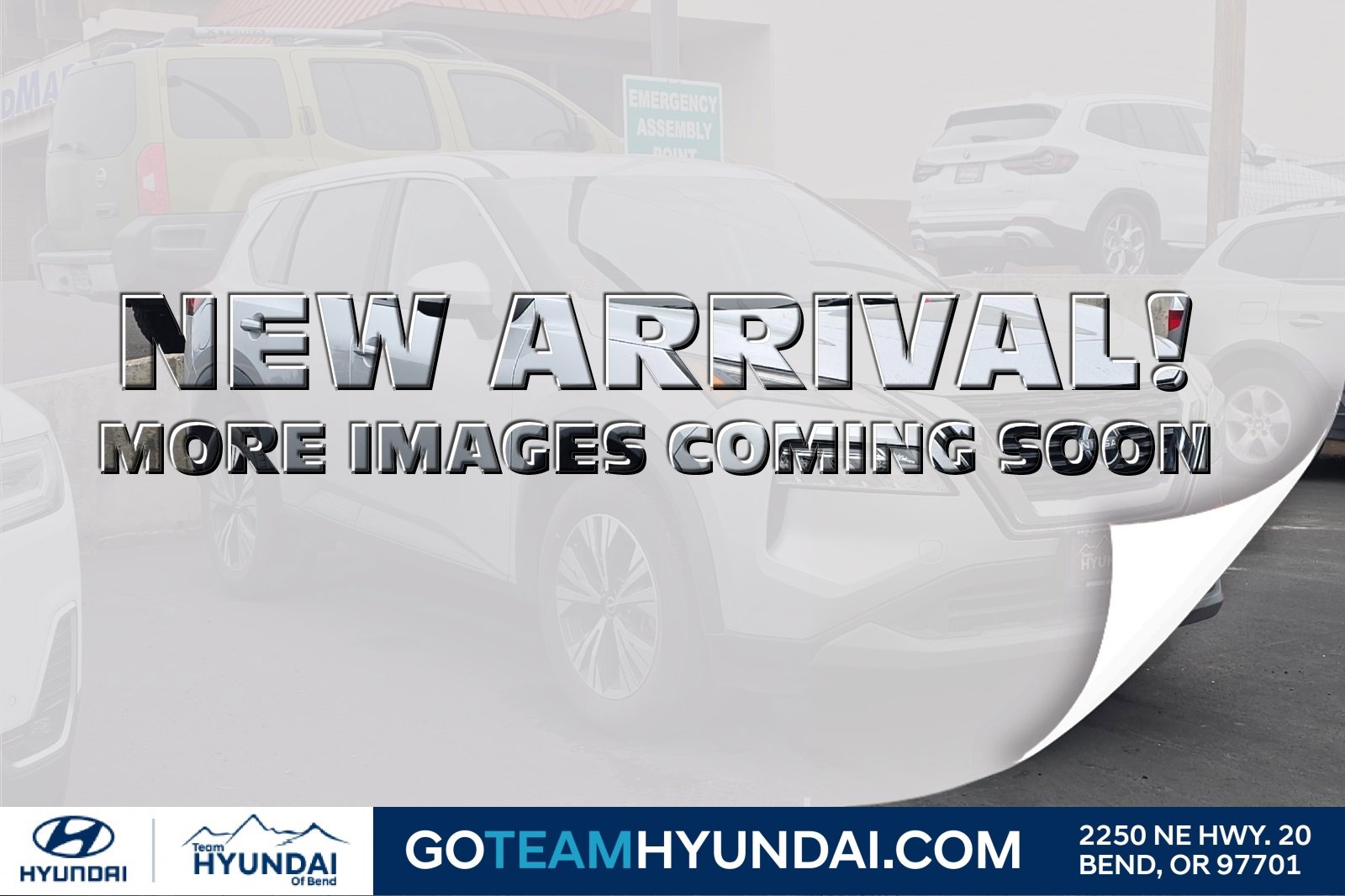 Used 2023 Nissan Rogue SV image 1