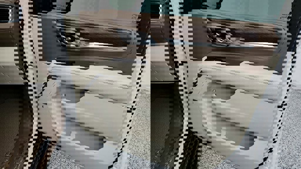 Used 2021 GMC Yukon XL Denali w/ Denali Ultimate Package image 29