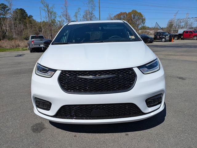 New 2026 Chrysler Pacifica Limited image 9