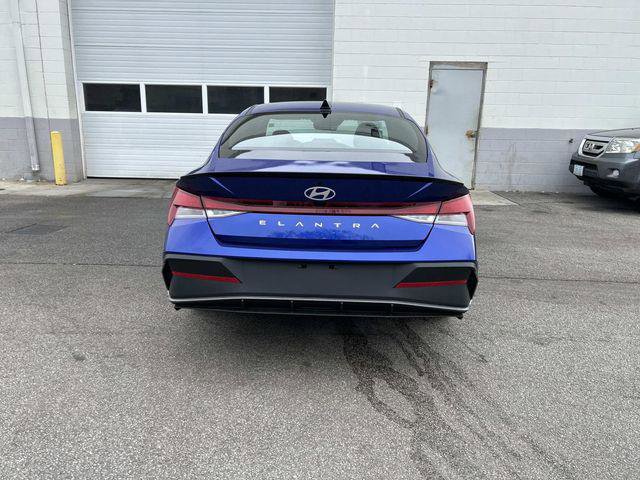 New 2026 Hyundai Elantra Sport image 4