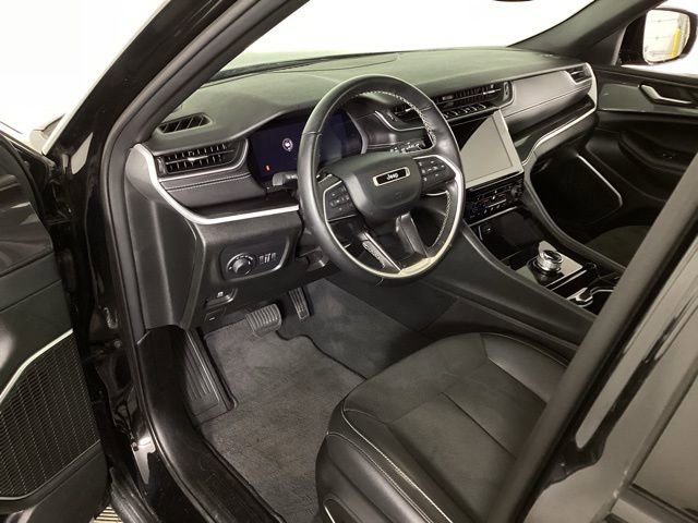 Used 2022 Jeep Grand Cherokee Altitude image 13