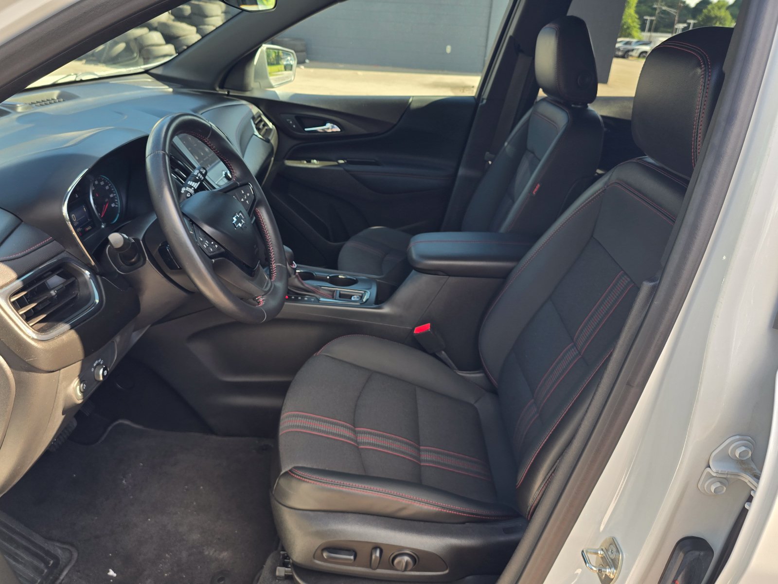 Used 2022 Chevrolet Equinox RS FWD image 12