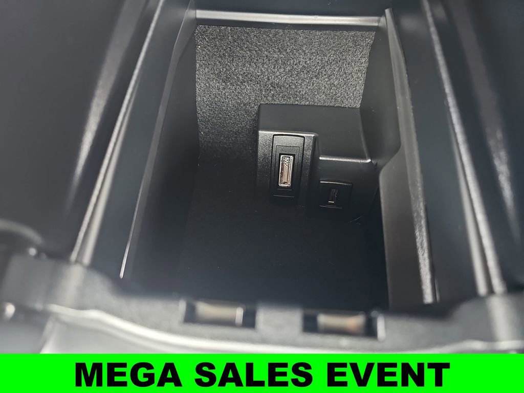 Used 2013 Mercedes-Benz C 250 Sedan image 23