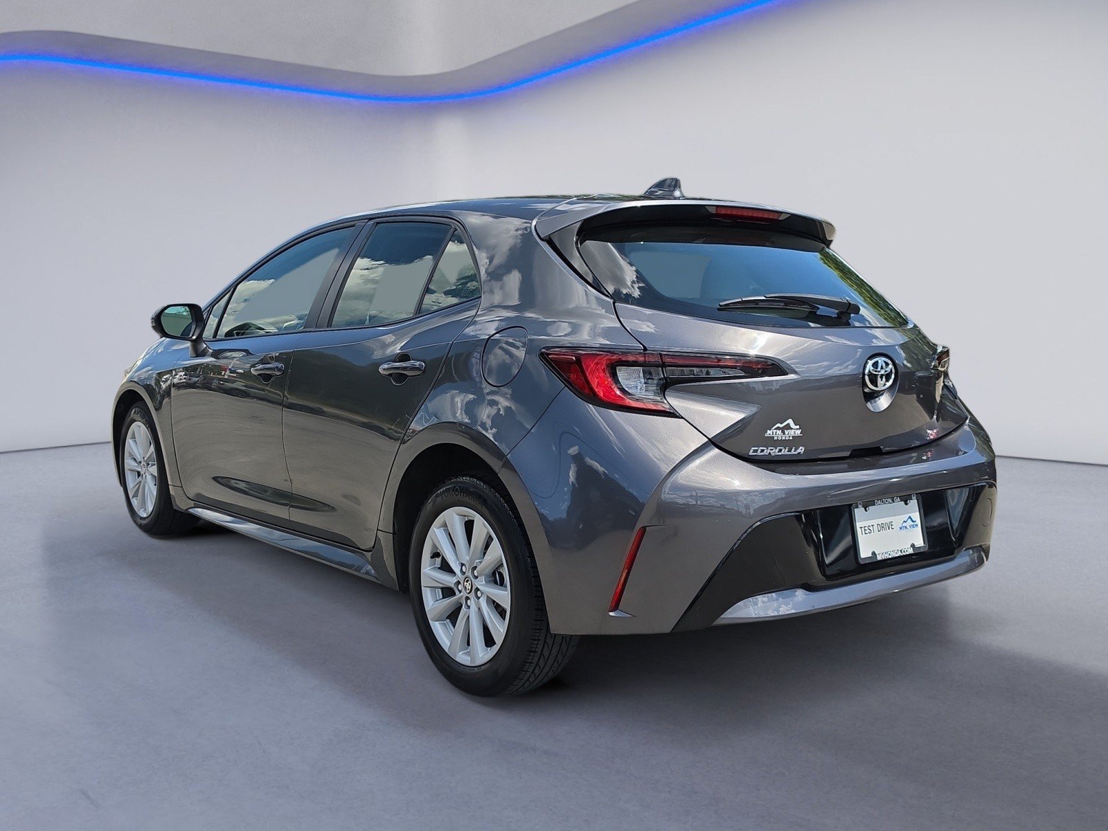 Used 2023 Toyota Corolla SE FWD image 3