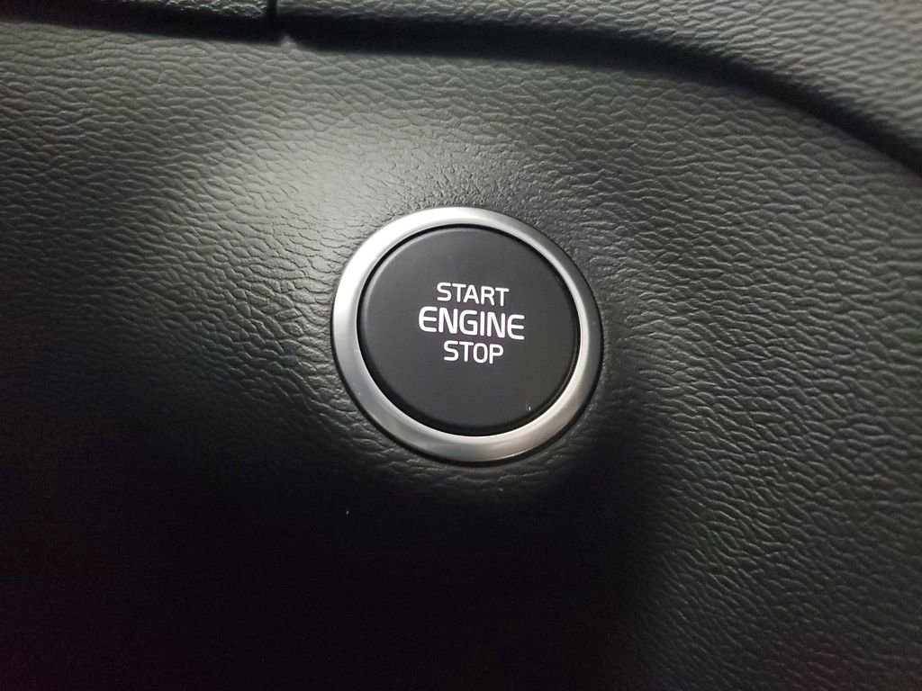 Certified 2026 Volvo XC40 B4 Plus w/ Climate Package image 35