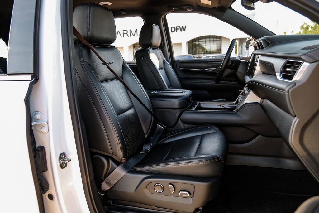 Used 2024 GMC Yukon XL Denali AWD/4WD image 43