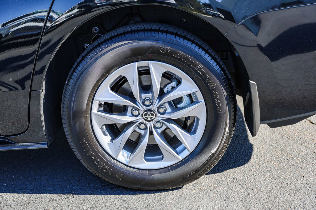 Certified 2026 Toyota Sienna LE image 31