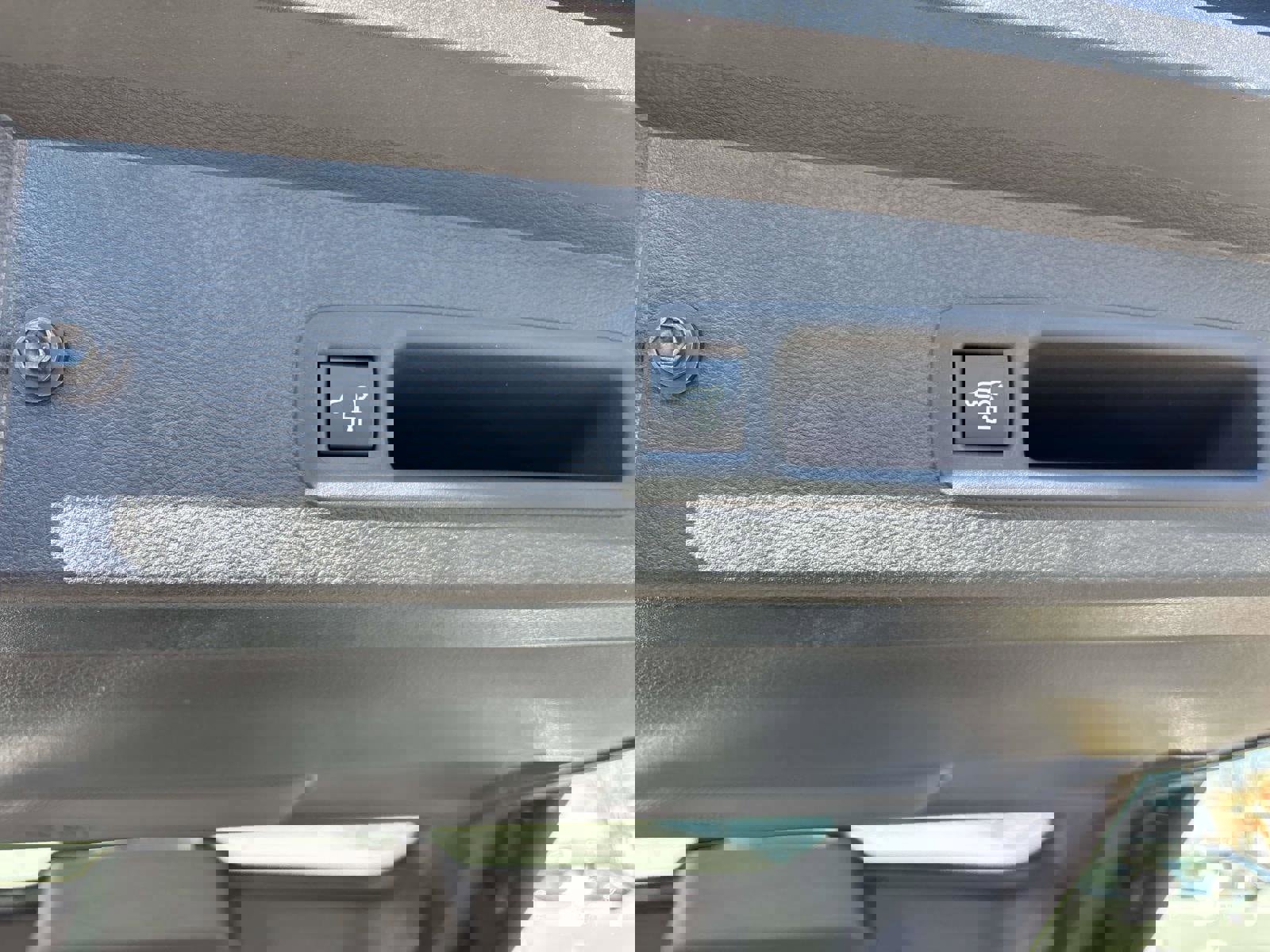 New 2026 Toyota Sienna XLE AWD/4WD image 5