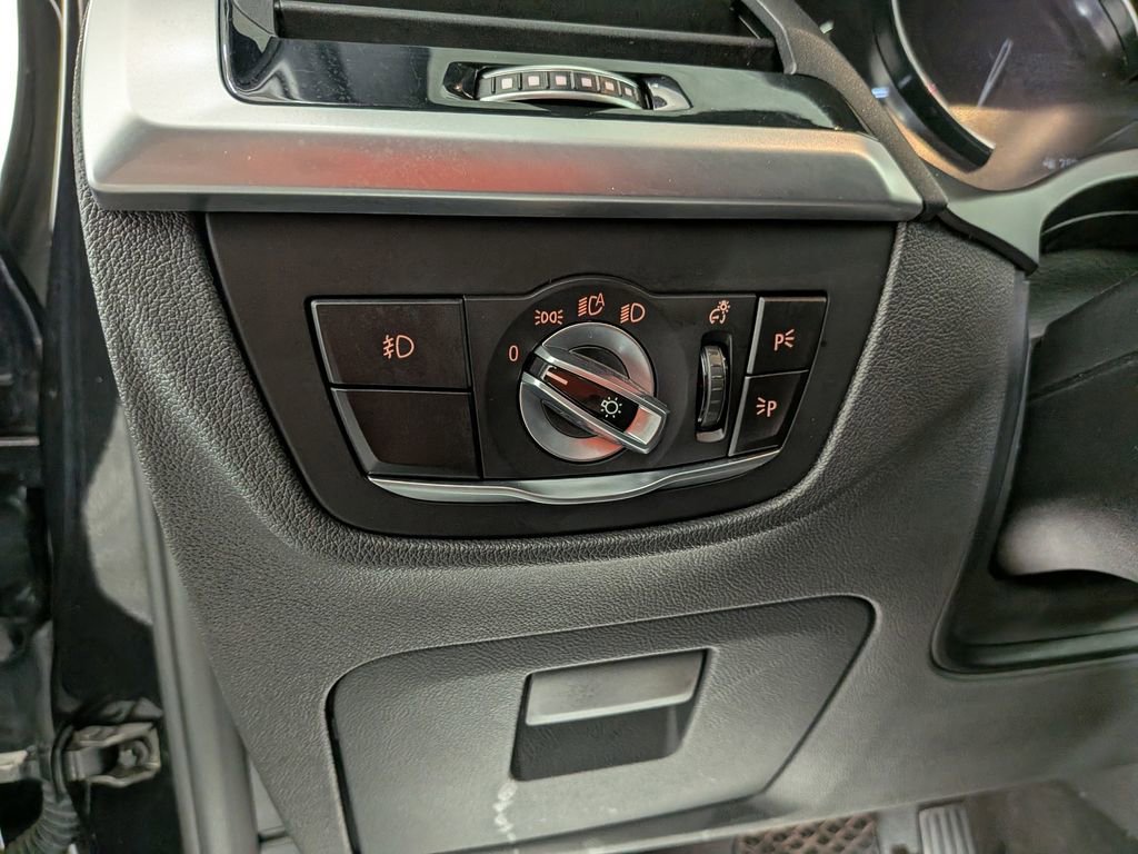 Used 2019 BMW X3 xDrive30i w/ Driving Assistance Package image 19