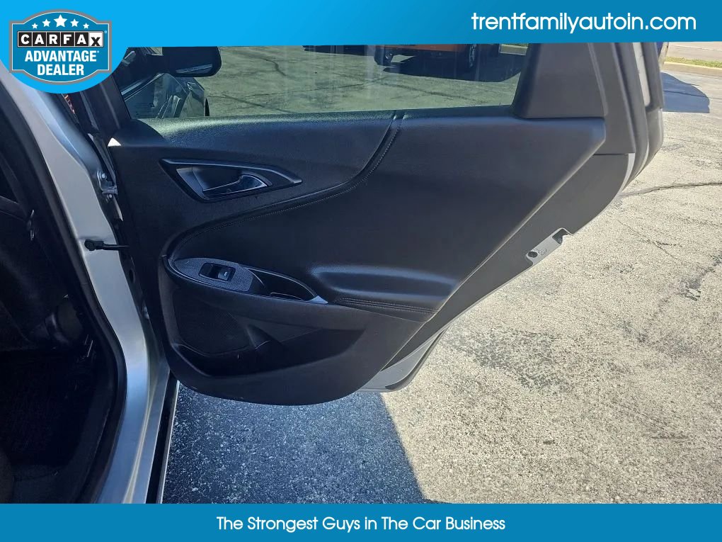 Used 2017 Chevrolet Malibu LT w/ Leather Package image 38