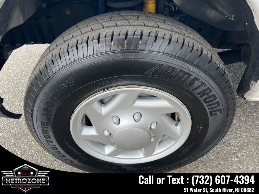 Used 2014 Ford E-350 and Econoline 350 Super Duty w/ Power Group RWD image 33