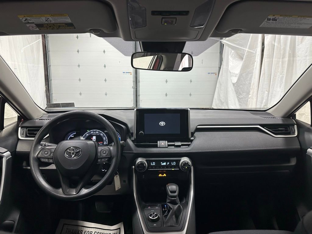 Used 2025 Toyota RAV4 LE AWD/4WD image 41
