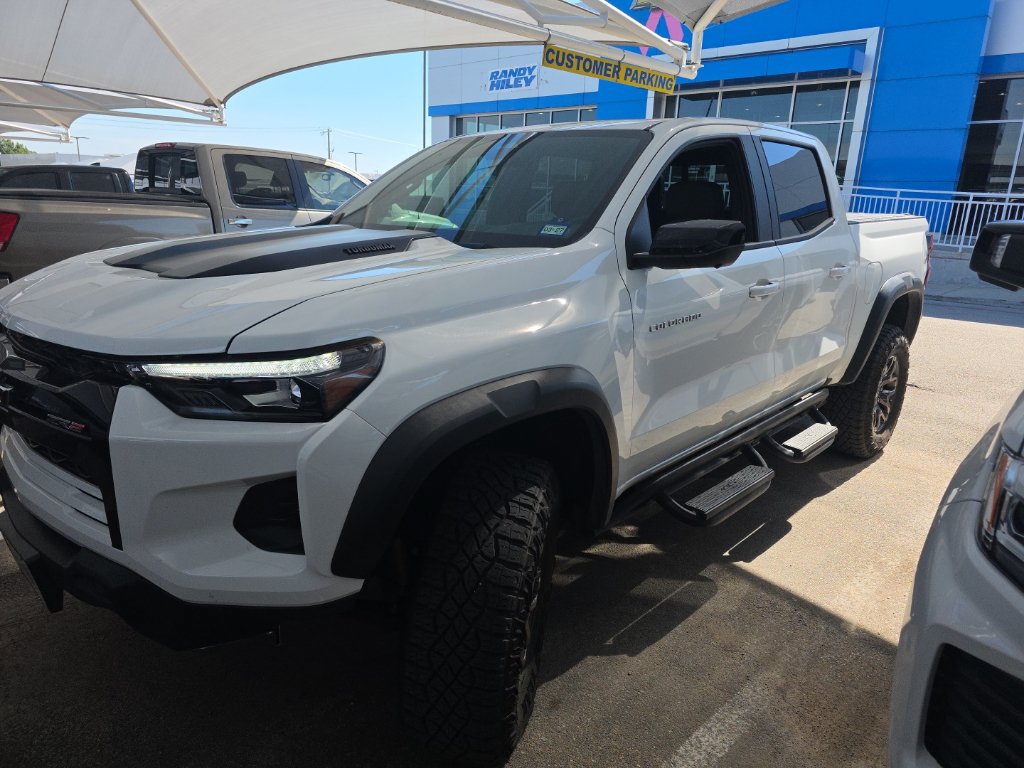Used 2025 Chevrolet Colorado ZR2 w/ Technology Package AWD/4WD image 1