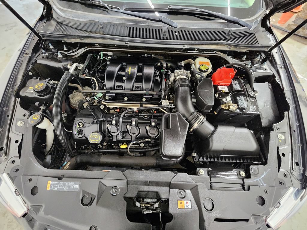 Used 2017 Ford Taurus SE FWD image 34