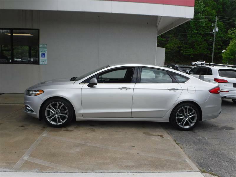 Used 2017 Ford Fusion SE w/ Equipment Group 201A image 11