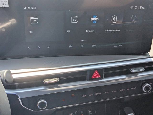 Used 2024 Kia Sorento SX image 19