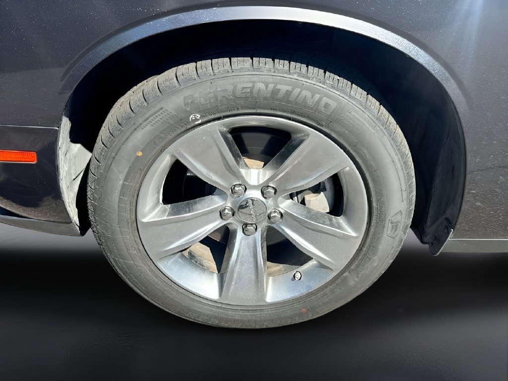 Used 2022 Dodge Challenger SXT RWD image 27