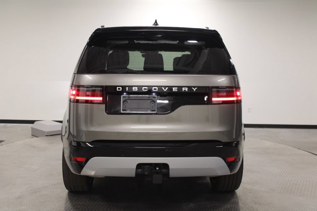 Used 2025 Land Rover Discovery Metropolitan Edition AWD/4WD image 6