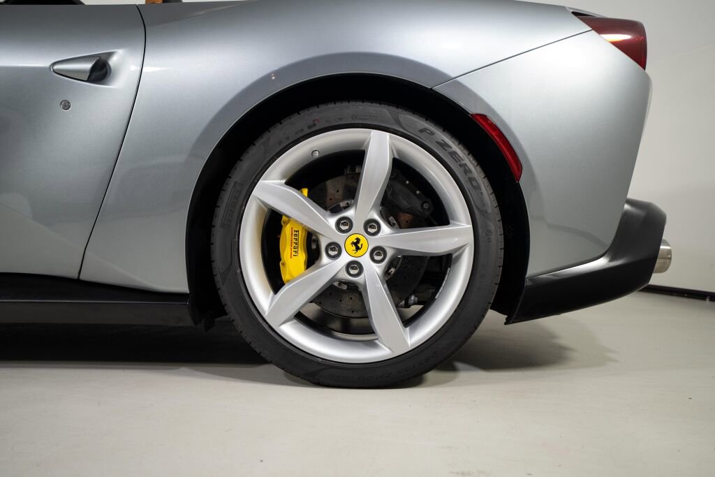 Used 2019 Ferrari Portofino image 17