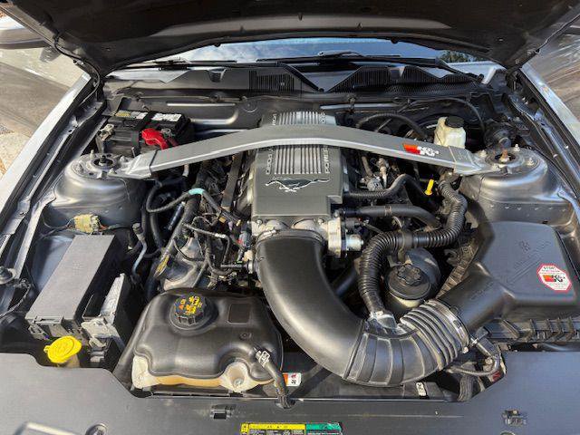 Used 2010 Ford Mustang GT image 10