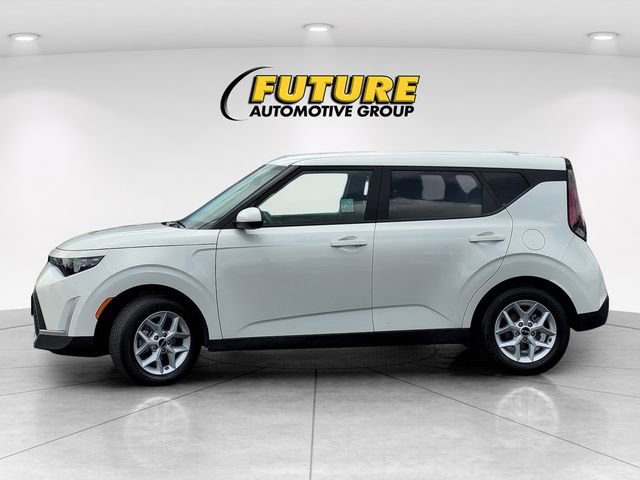 Used 2025 Kia Soul LX w/ LX Technology Package FWD image 8