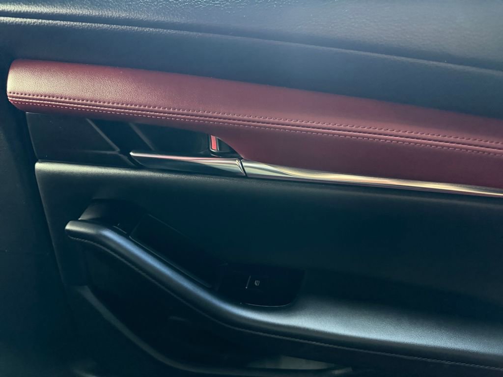 Used 2022 MAZDA MAZDA3 s image 34