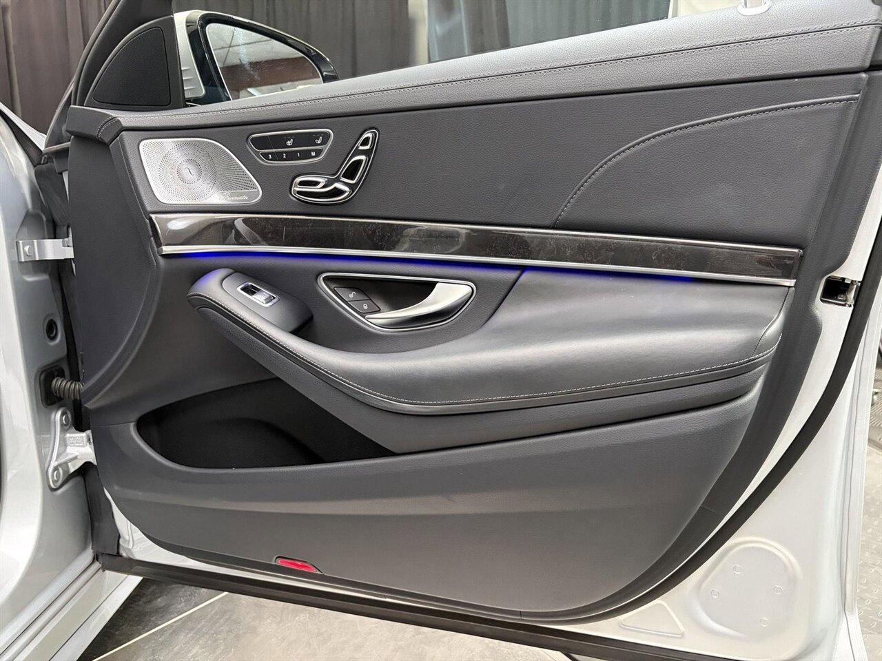 Used 2020 Mercedes-Benz S 560 Sedan image 31