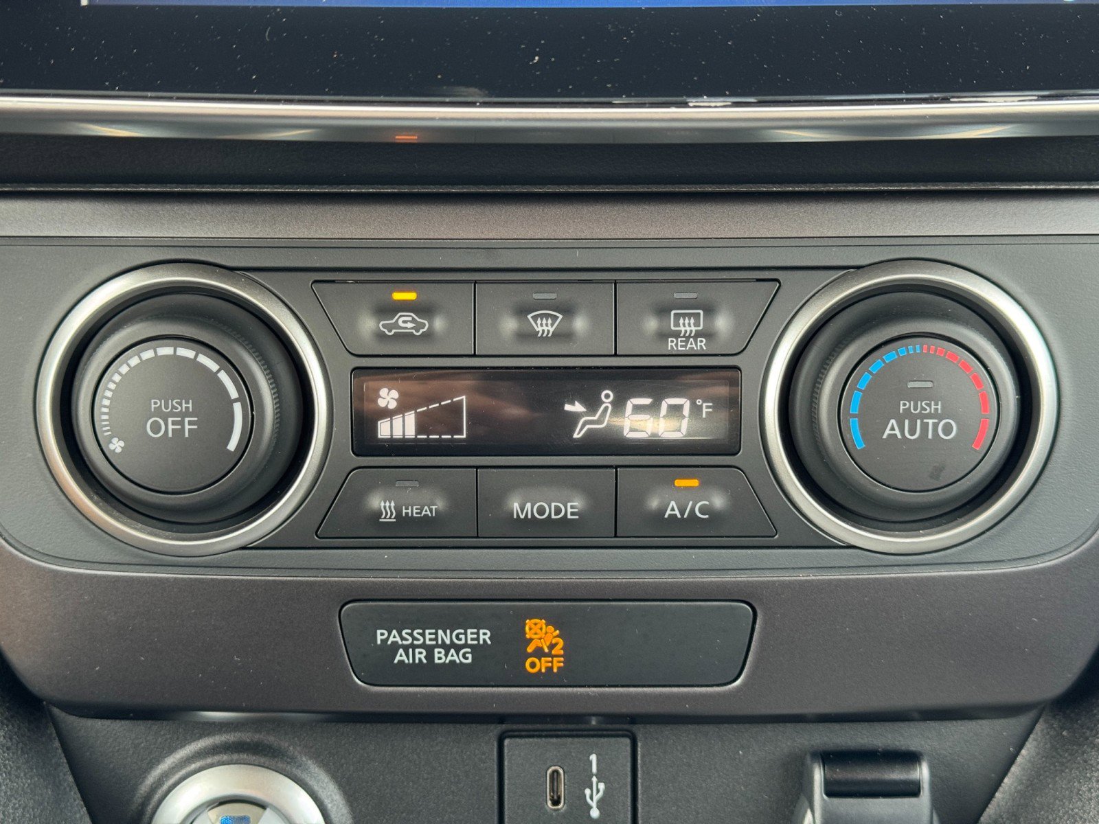 Used 2025 Nissan Leaf S image 25