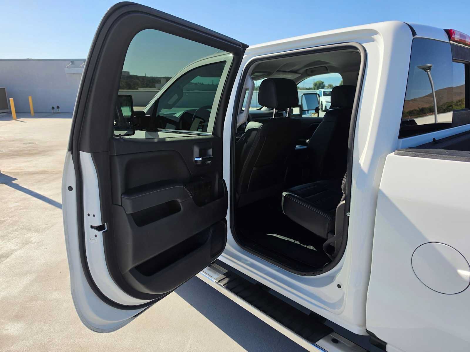 Used 2016 GMC Sierra 2500 Denali w/ Duramax Plus Package AWD/4WD image 15