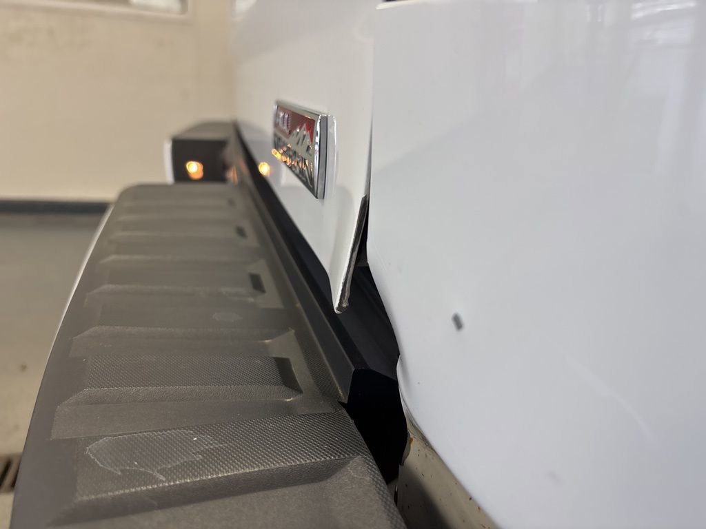 Used 2016 GMC Sierra 1500 SLT w/ All-Terrain Package AWD/4WD image 13