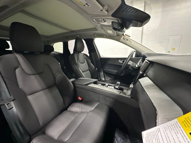 Used 2025 Volvo XC60 B5 Plus w/ Protection Package Premier image 17