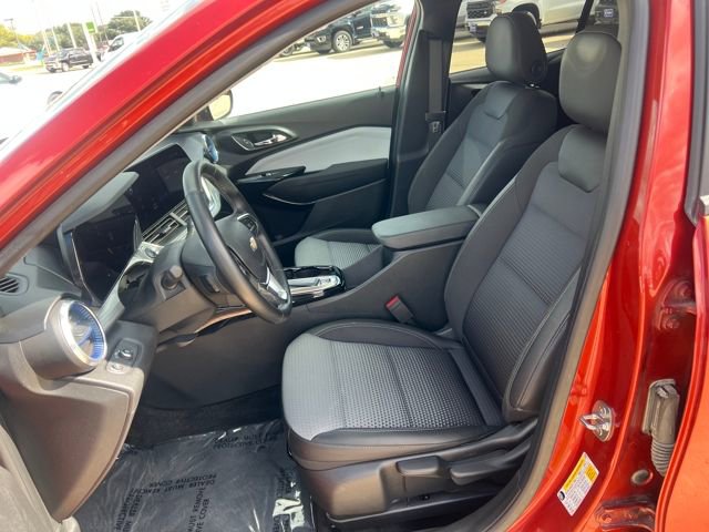 Certified 2024 Chevrolet Trax LT w/ Sunroof Package image 12