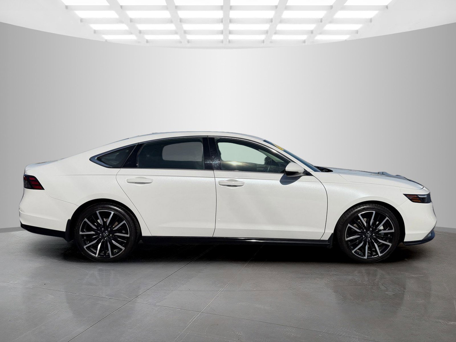 Used 2024 Honda Accord Touring image 6