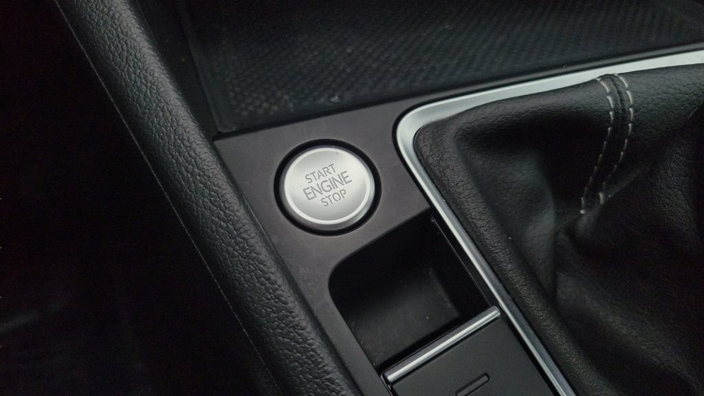 Used 2022 Volkswagen Jetta SE FWD image 22