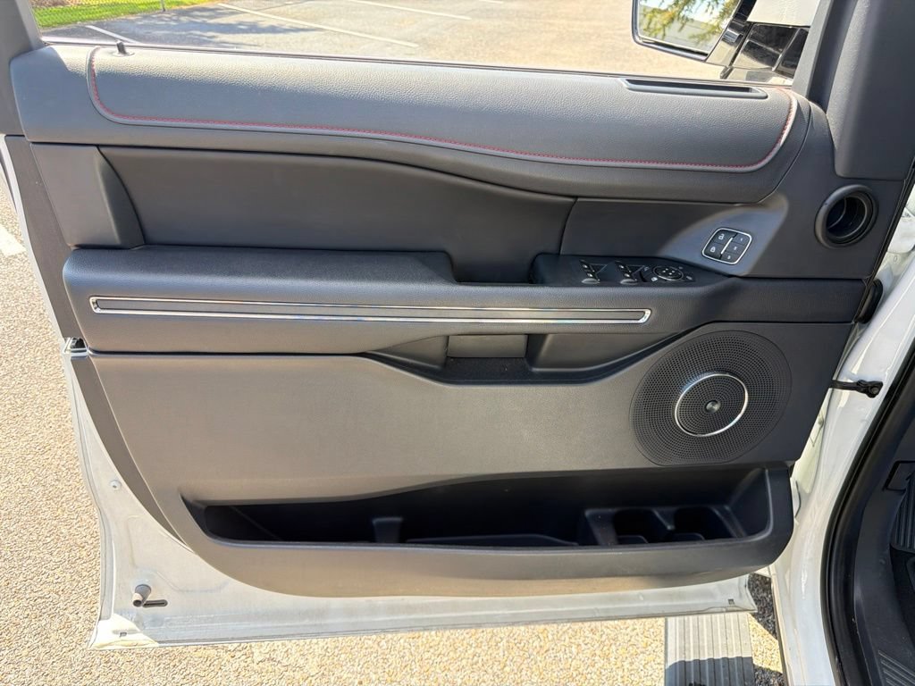 Used 2024 Ford Expedition Limited RWD image 22