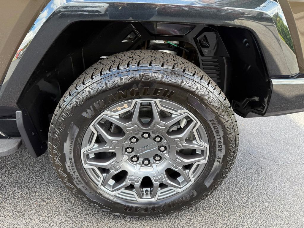 Used 2024 GMC Hummer EV 3X image 36