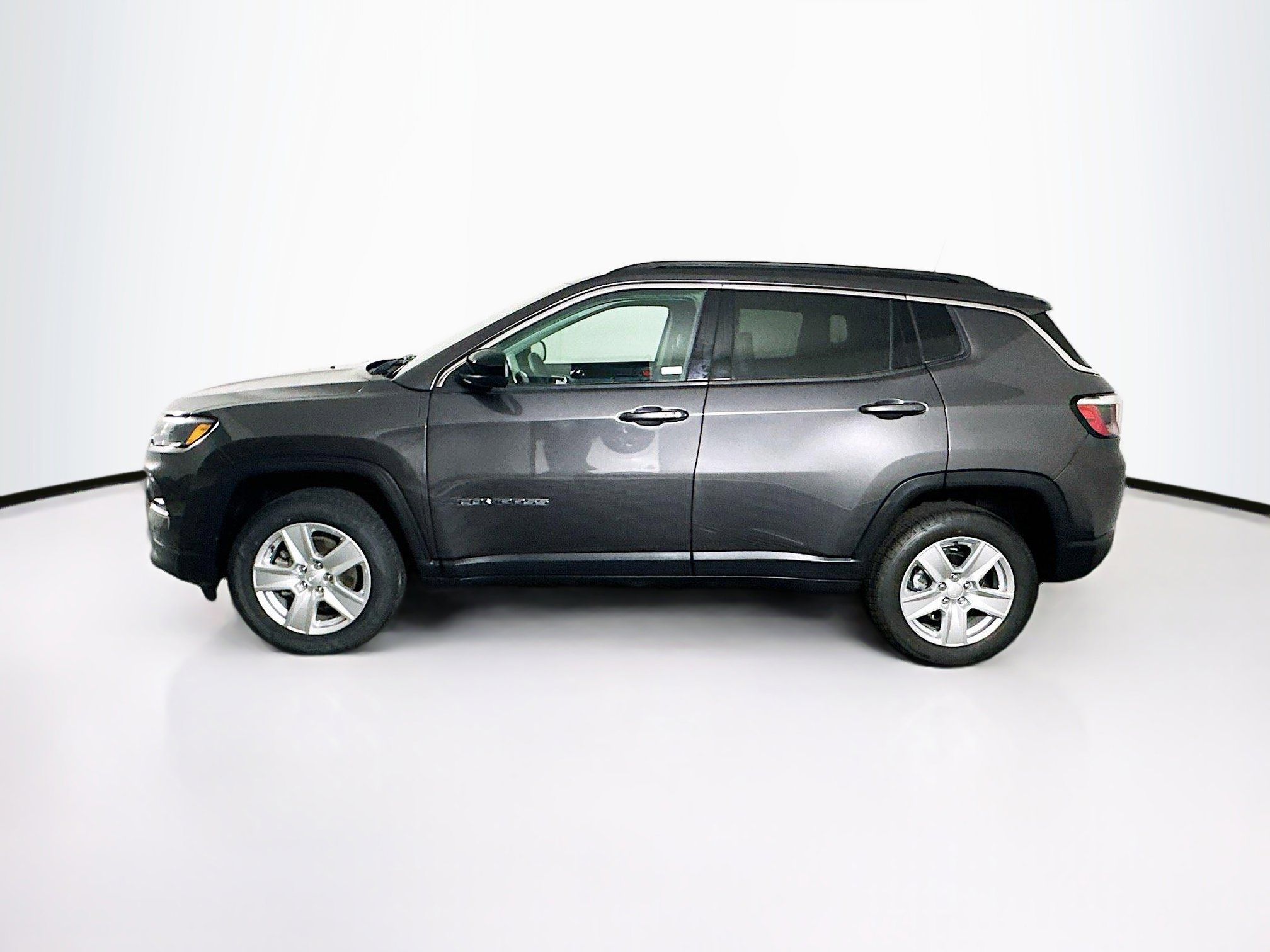 Used 2022 Jeep Compass Latitude image 4